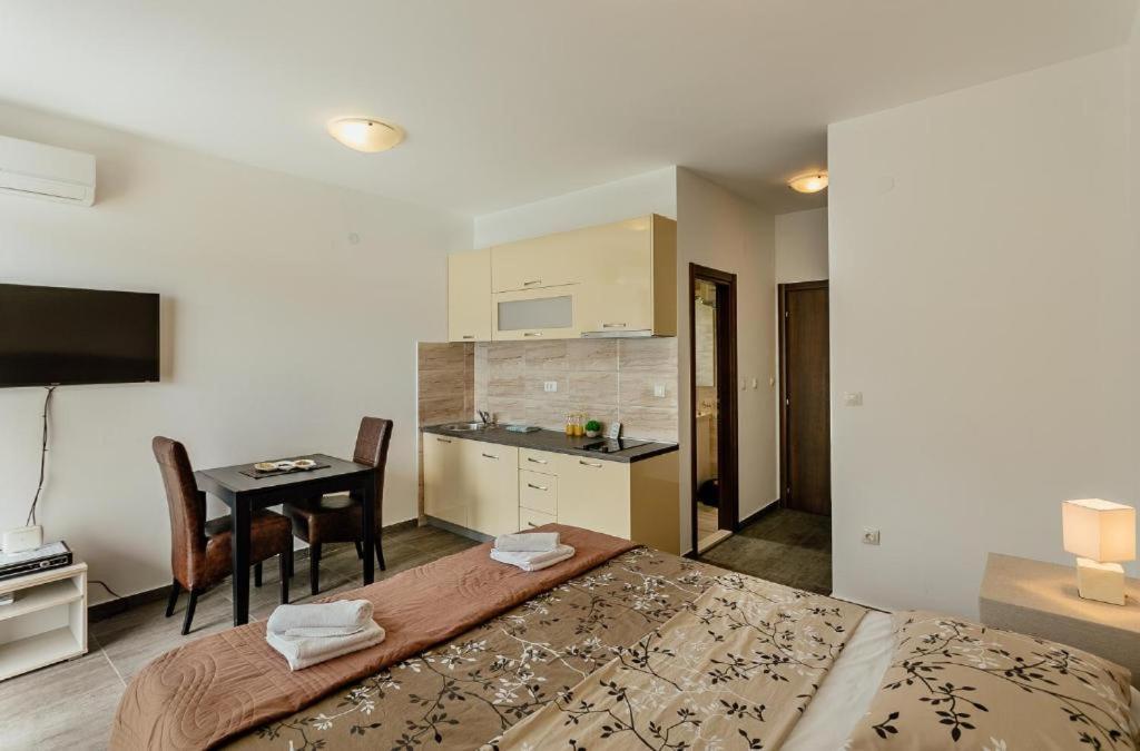 Apartments Joy Herceg Novi Exterior photo